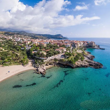 Finestra Sul Porto *